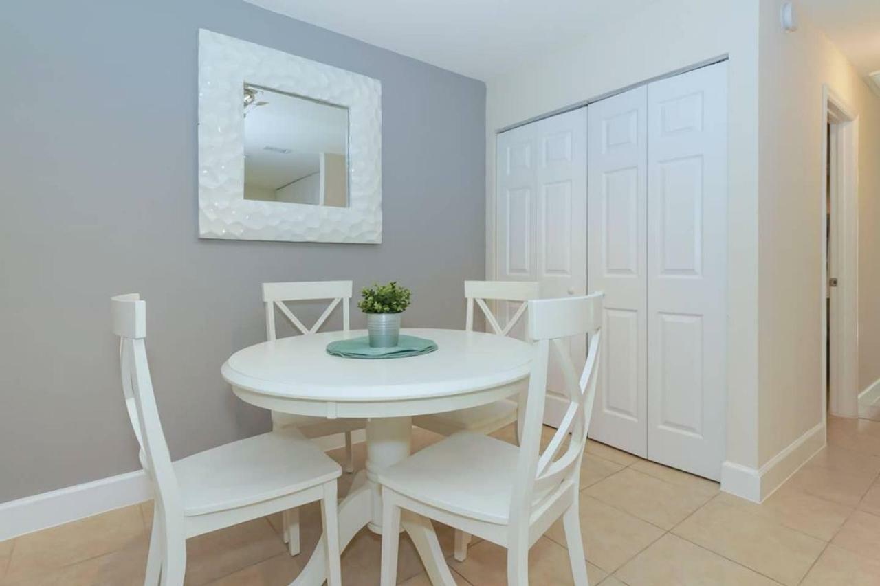Lovely Cottage - Close To Siesta, Shops & Dining ซาราโซตา ภายนอก รูปภาพ